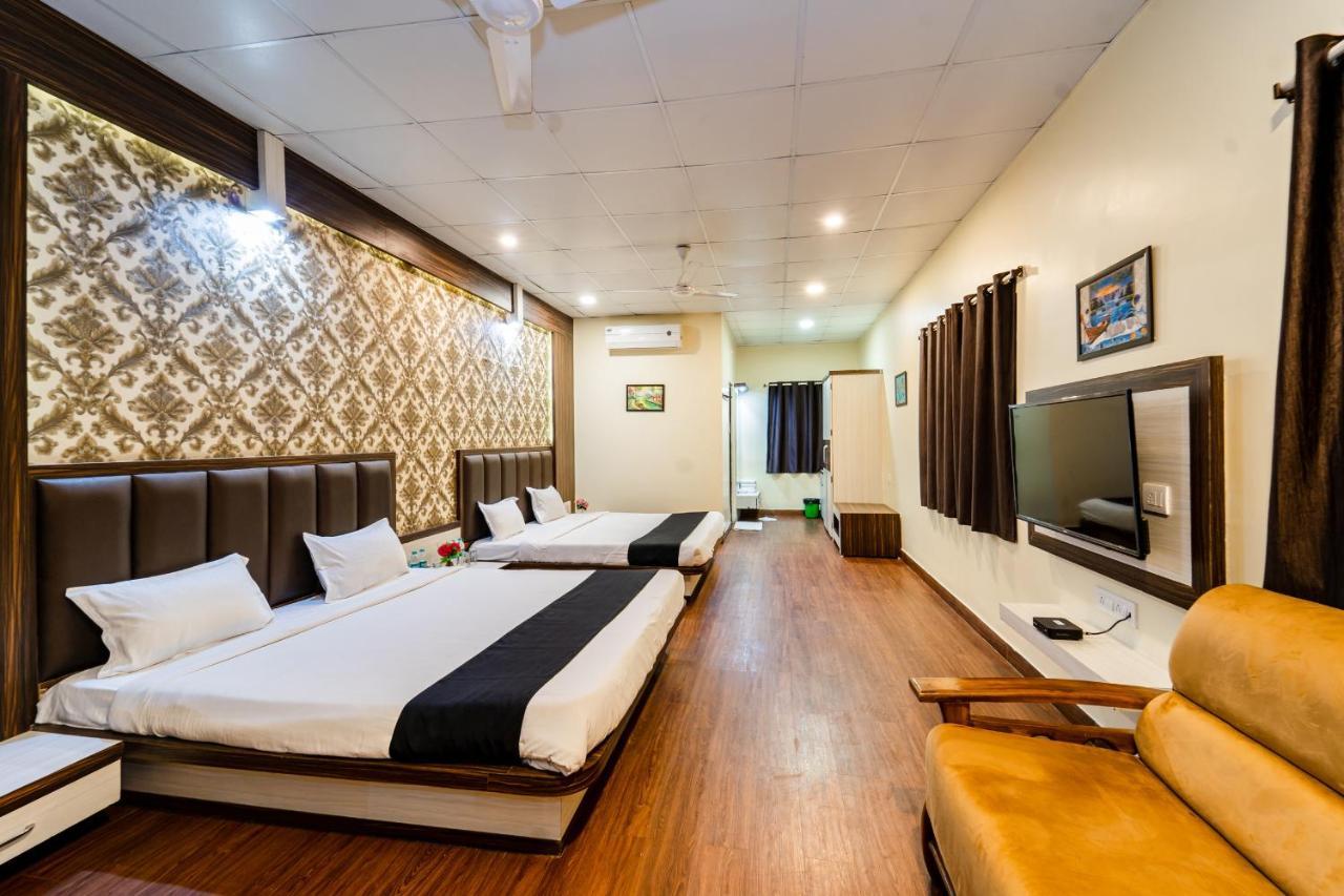 Narmada Hills Resort Godarpura Exteriör bild