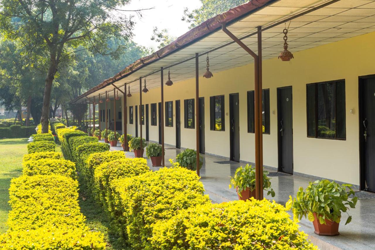 Narmada Hills Resort Godarpura Exteriör bild