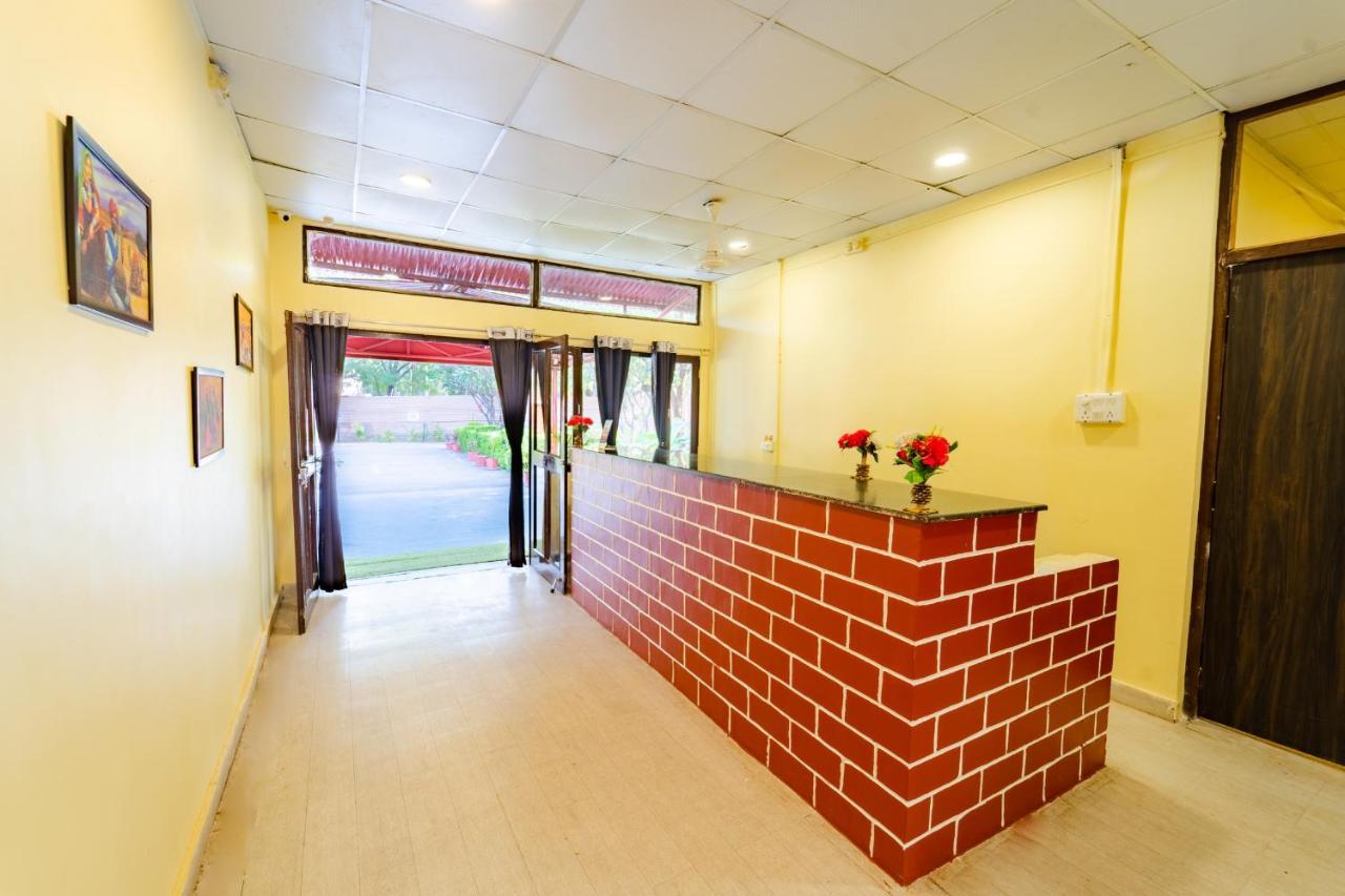Narmada Hills Resort Godarpura Exteriör bild