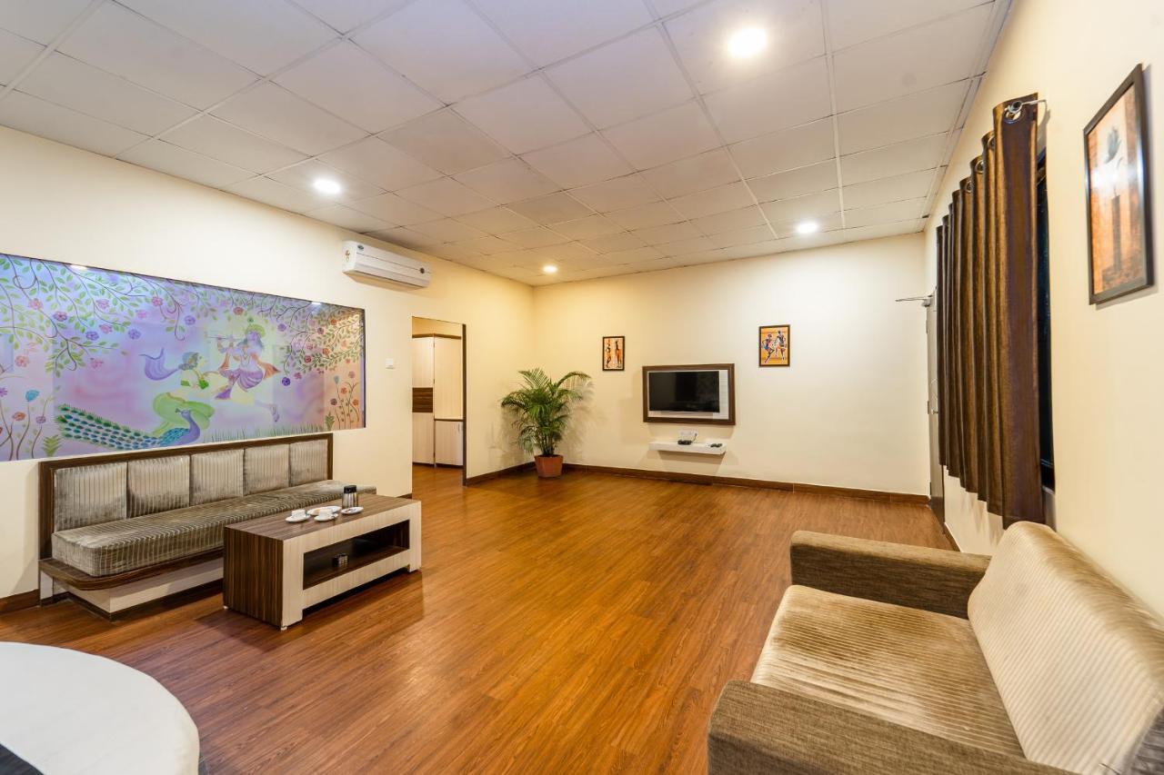 Narmada Hills Resort Godarpura Exteriör bild