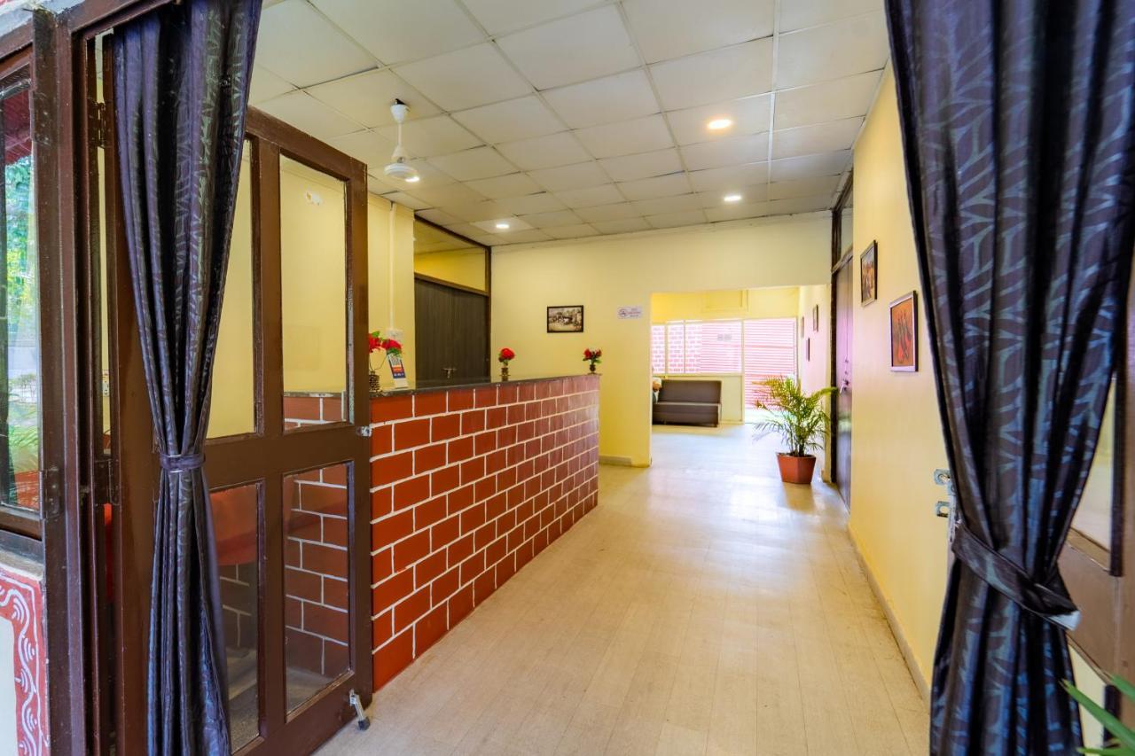 Narmada Hills Resort Godarpura Exteriör bild
