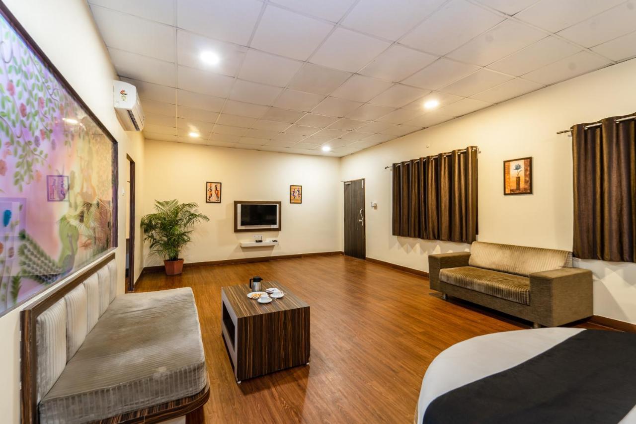 Narmada Hills Resort Godarpura Exteriör bild
